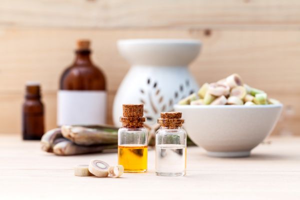 Essential oils for headaches