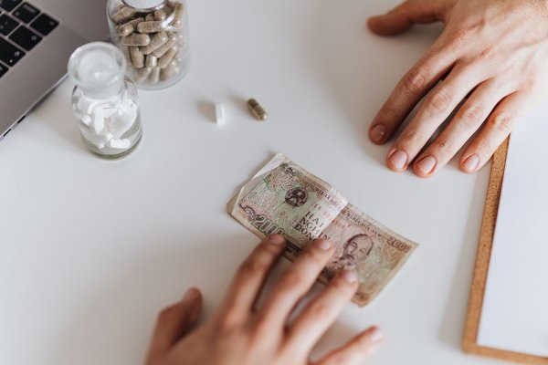 how much does therapy cost uk